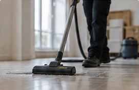 Nettoyage d'un sol de logement vide après déménagement