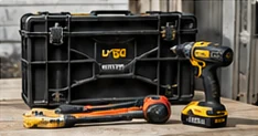 Caisse à outils et visseuse